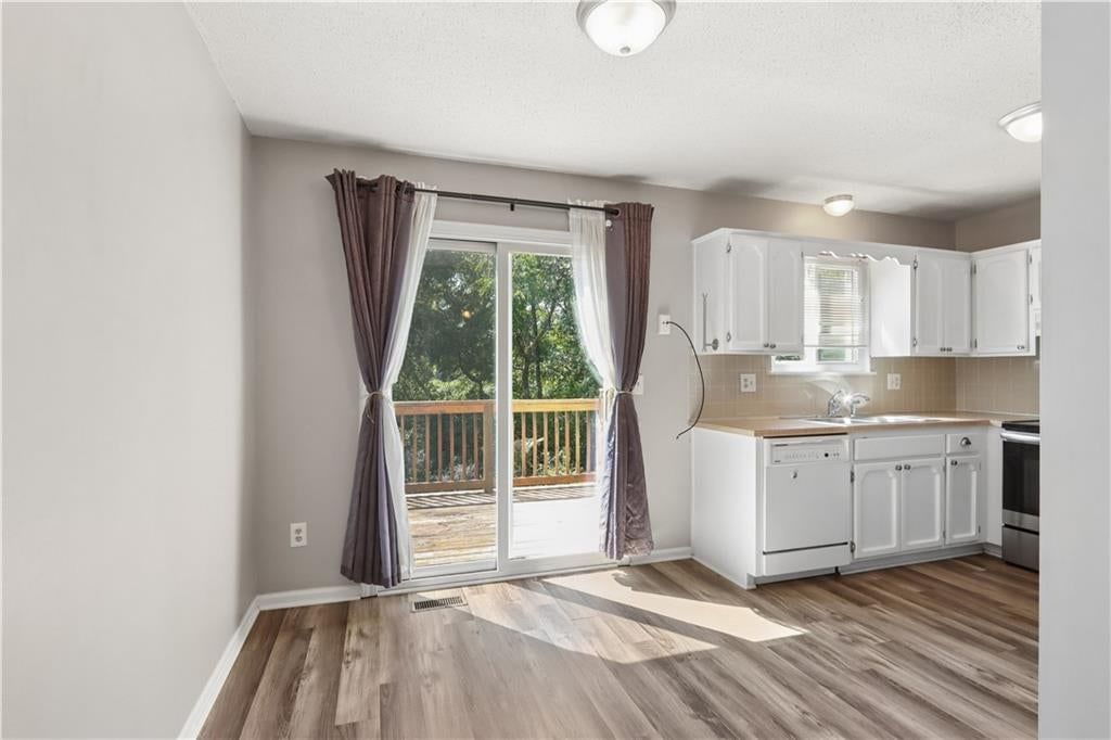 9926 N CHERRY Drive — photo 5