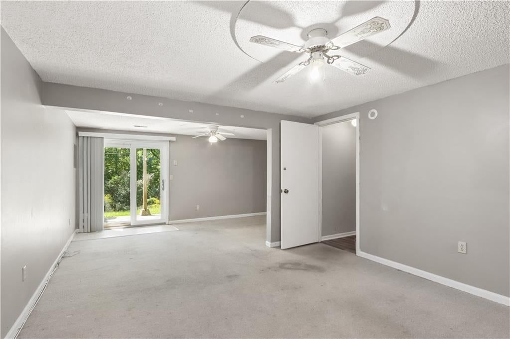 9926 N CHERRY Drive — photo 12