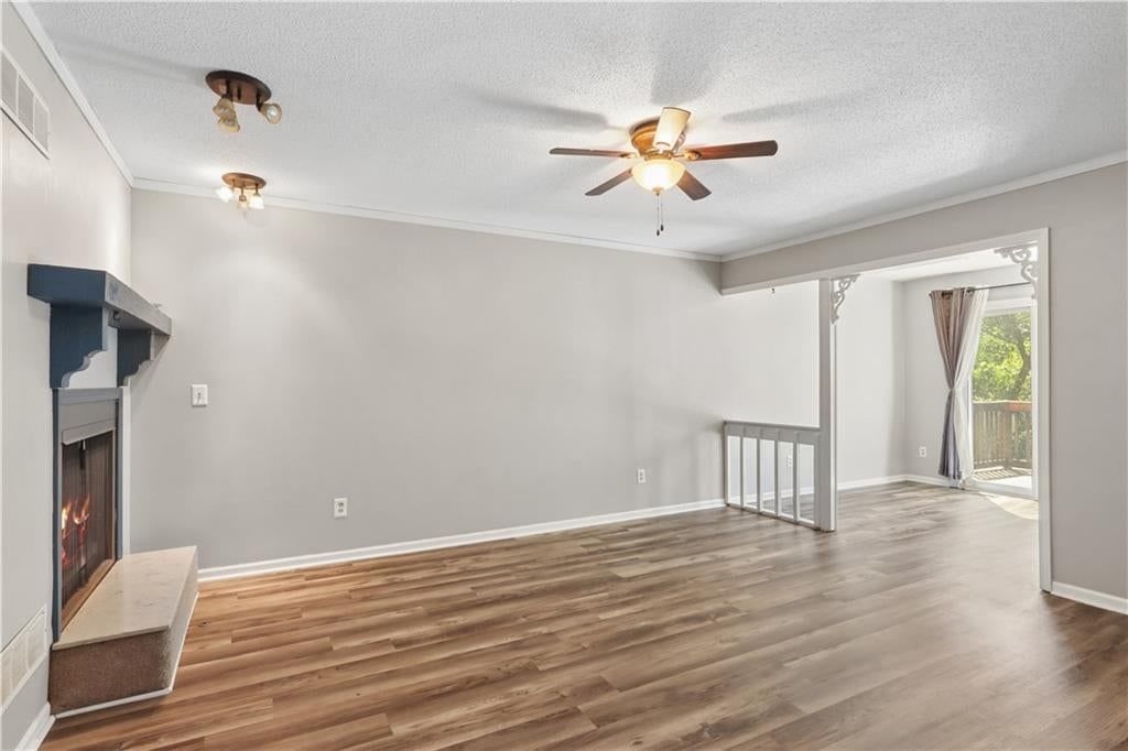 9926 N CHERRY Drive, Kansas City, MO: listing photo 3