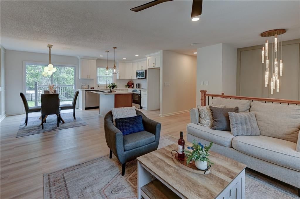 305 Sharon Drive — photo 6
