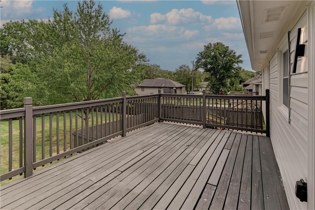 305 Sharon Drive — photo 27