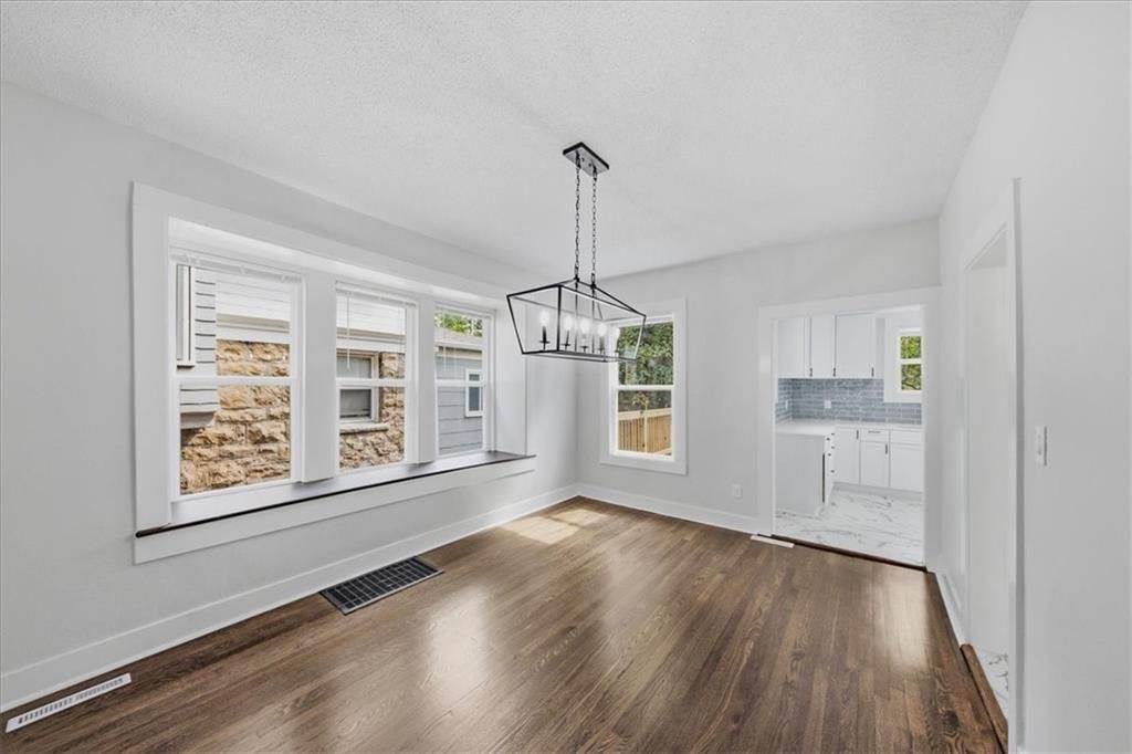 3249 Lockridge Avenue — photo 8
