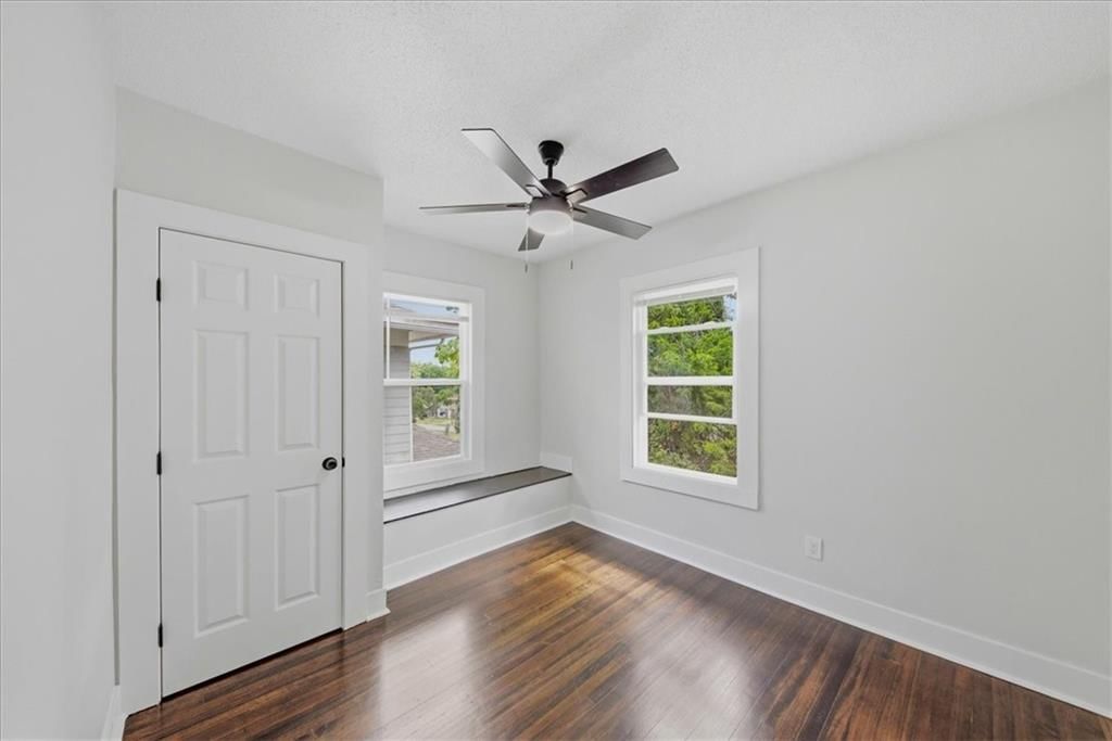 3249 Lockridge Avenue — photo 20