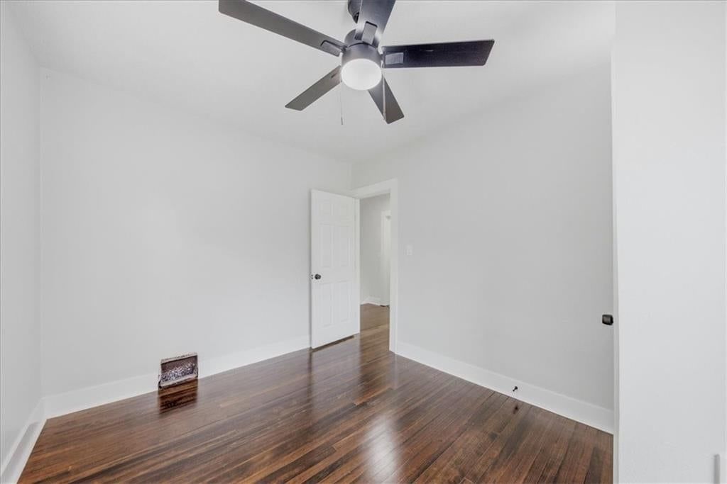 3249 Lockridge Avenue — photo 21