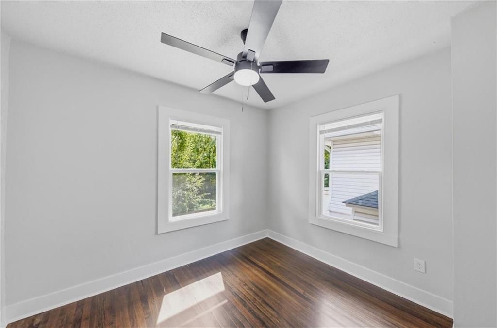 3249 Lockridge Avenue — photo 22