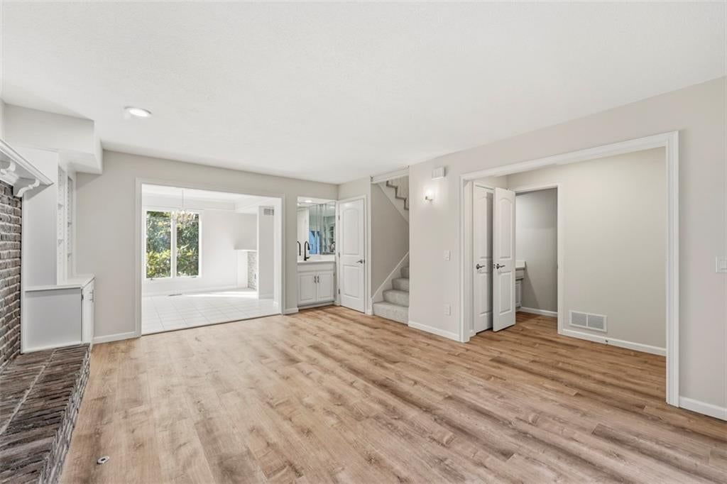 10419 Garnett Street — photo 10