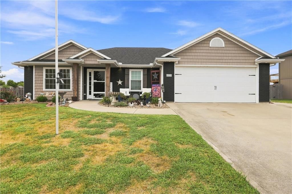 409 SW Cross Creek Drive — photo 1