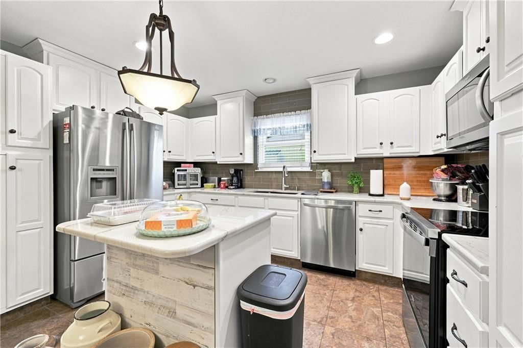 409 SW Cross Creek Drive — photo 6