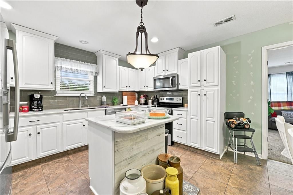 409 SW Cross Creek Drive — photo 8
