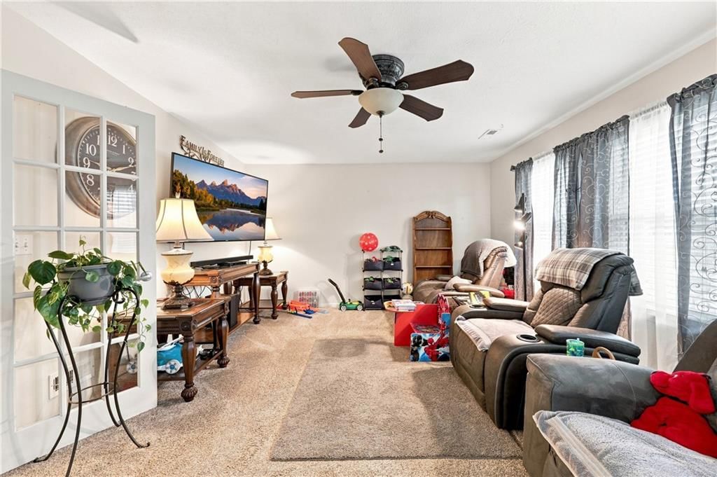 409 SW Cross Creek Drive — photo 24