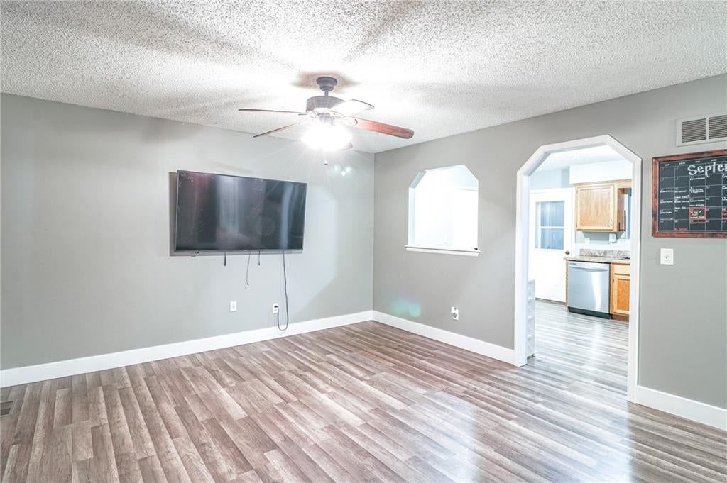 303 E Arctic Street — photo 3