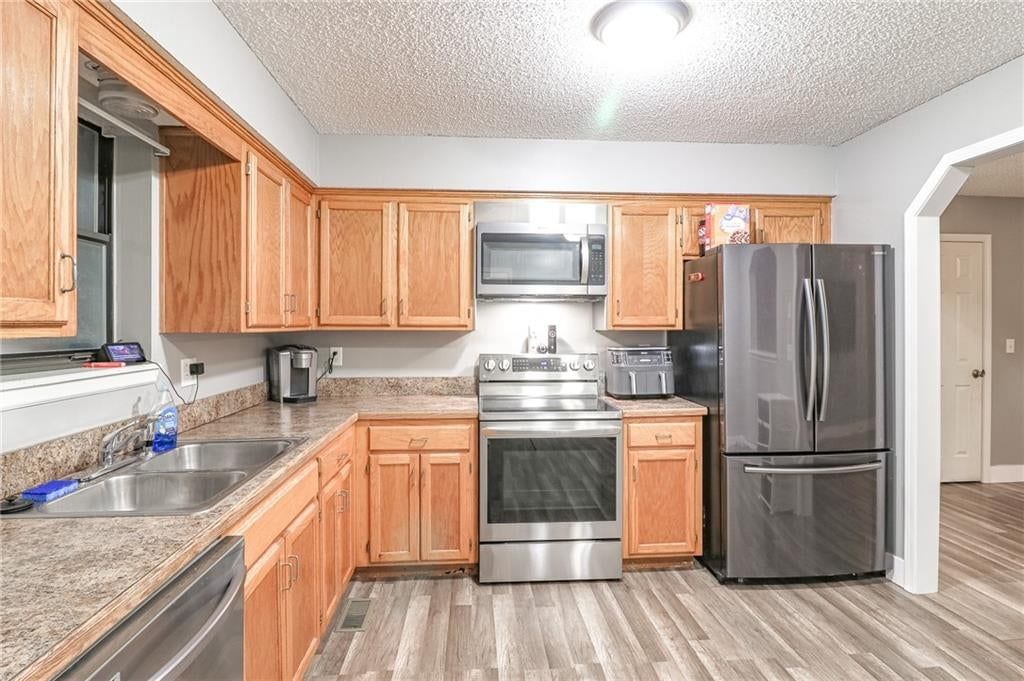 303 E Arctic Street — photo 8