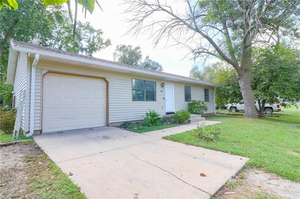 303 E Arctic Street — photo 18