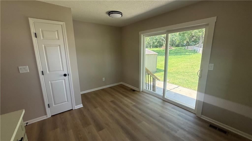 8132-8134 N Stoddard Avenue — photo 3