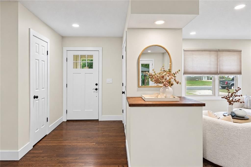 3921 W 97th Street, Overland Park, KS: listing photo 2
