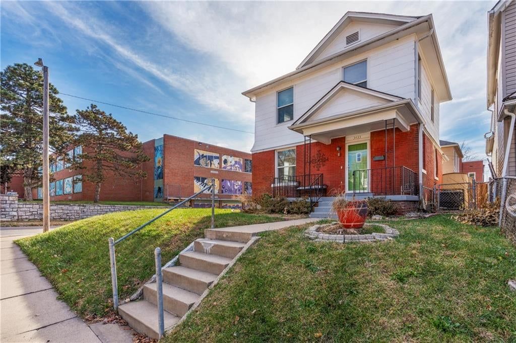 3435 Anderson Avenue — photo 2