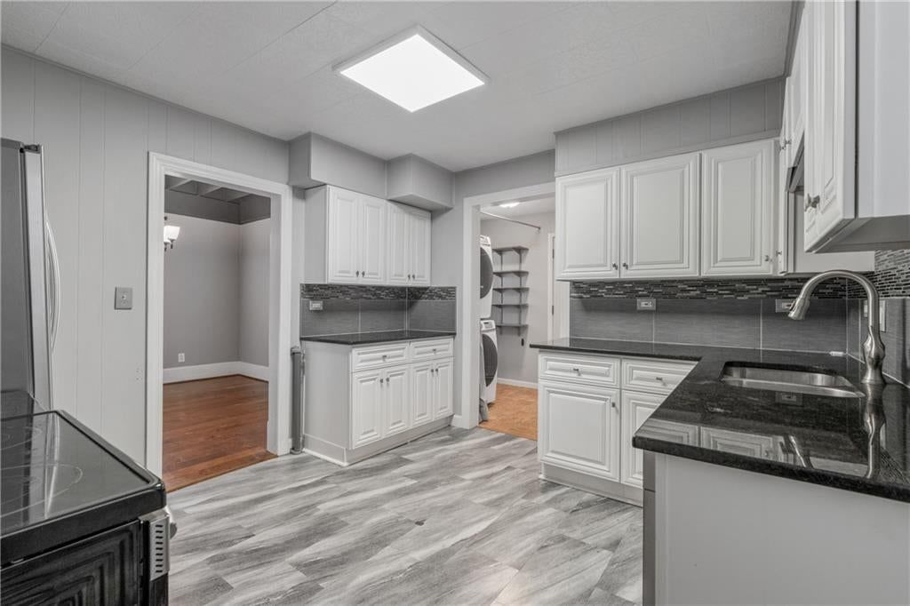 3435 Anderson Avenue — photo 9