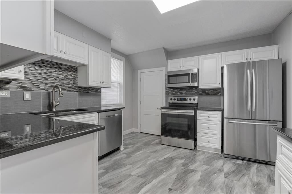 3435 Anderson Avenue — photo 10