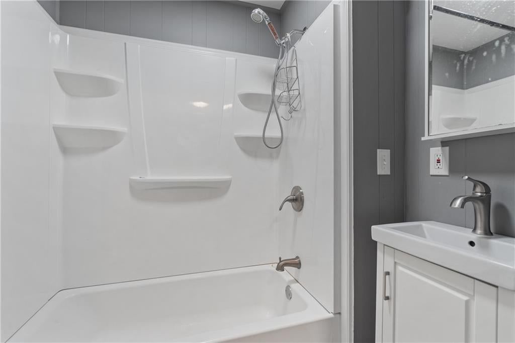 3435 Anderson Avenue — photo 18