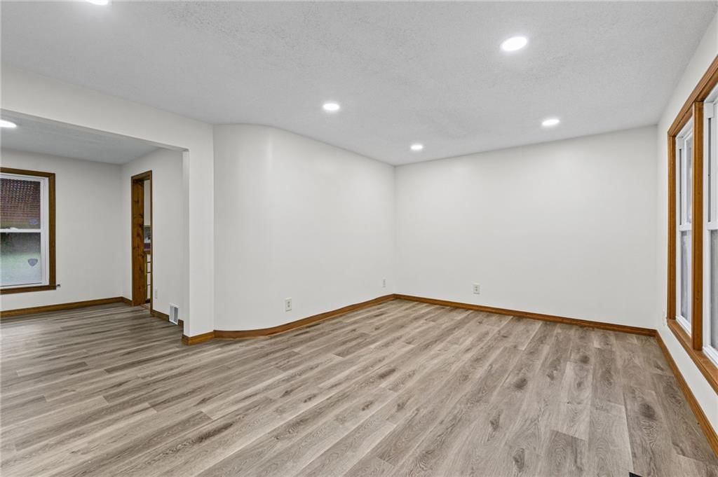 6318 Bellefontaine Avenue — photo 6