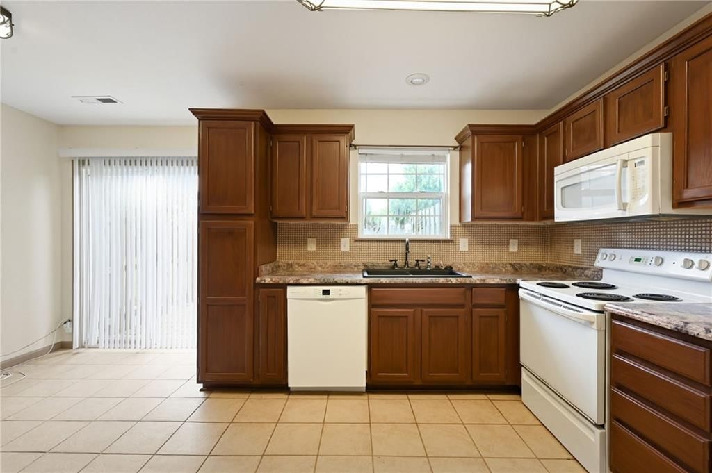 702 SE 13TH Street — photo 8