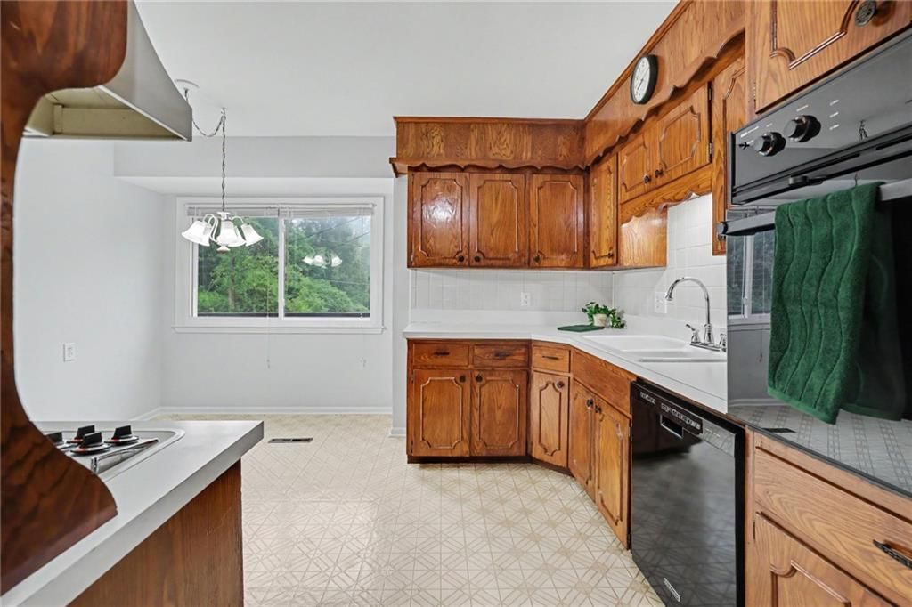 9915 Belleview Avenue — photo 16