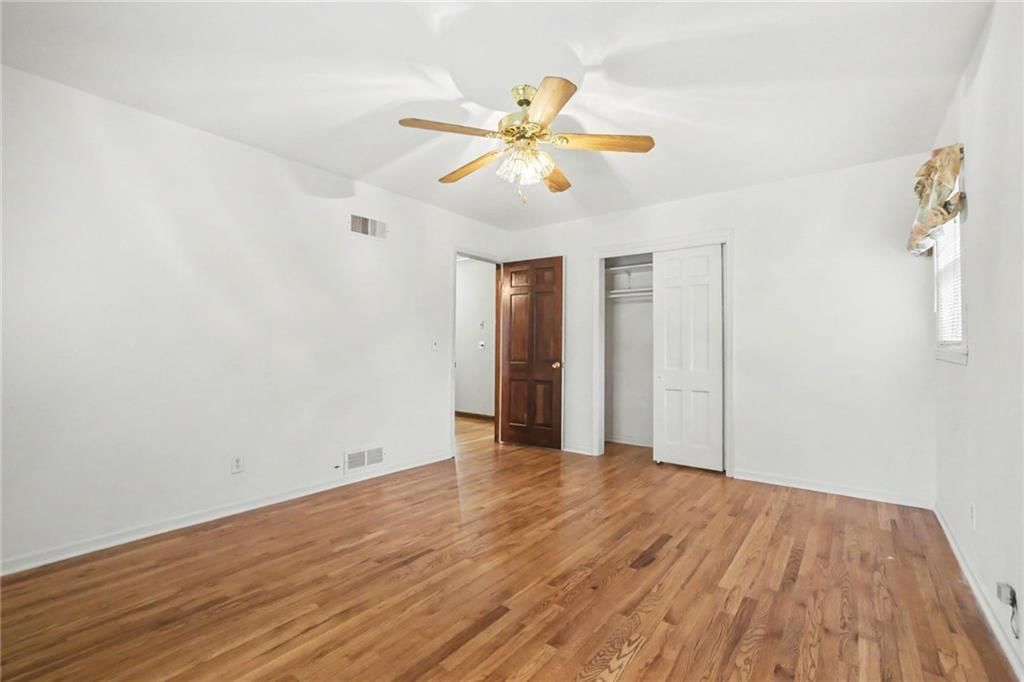 9915 Belleview Avenue — photo 30
