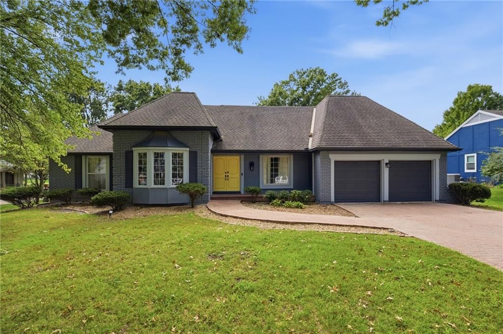 12724 Overbrook Road, Leawood, KS: listing photo 2