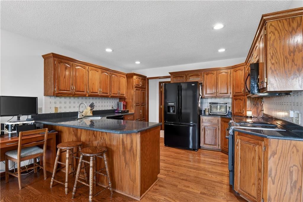 1504 Hillcrest Court — photo 8