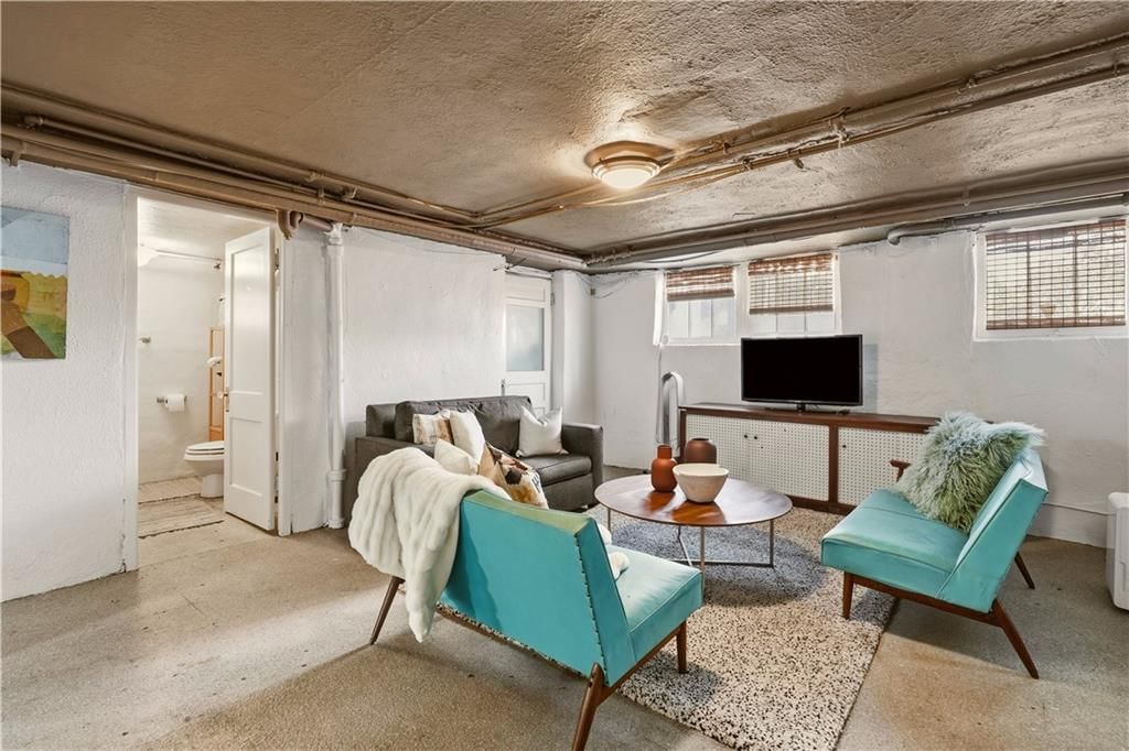 2204 Washington Boulevard — photo 46