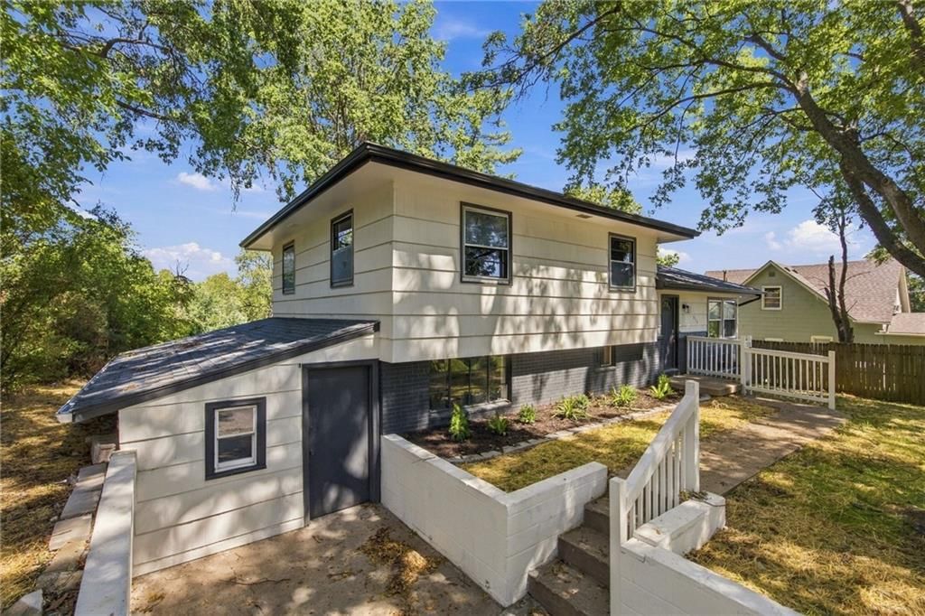 910 Olive Street — photo 1