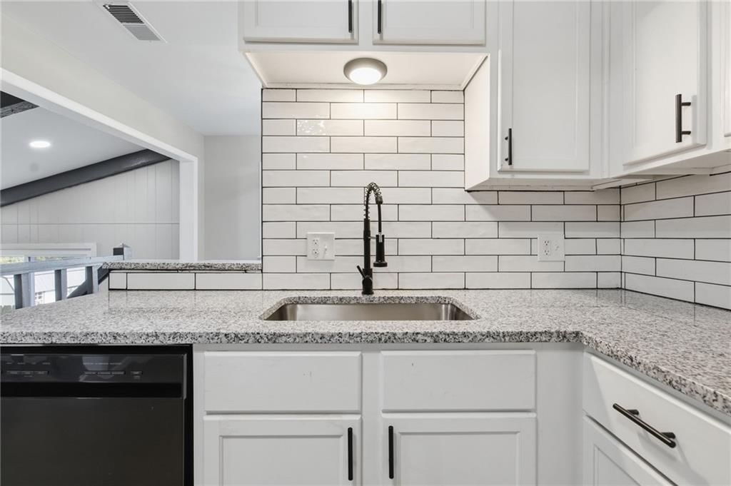 910 Olive Street — photo 10