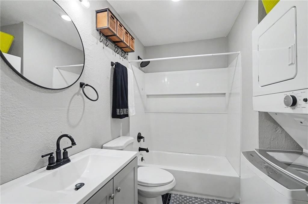 1502 W 25th Court — photo 5