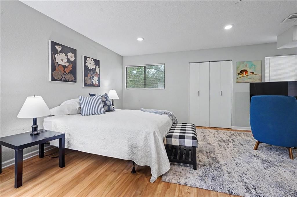 1502 W 25th Court — photo 6