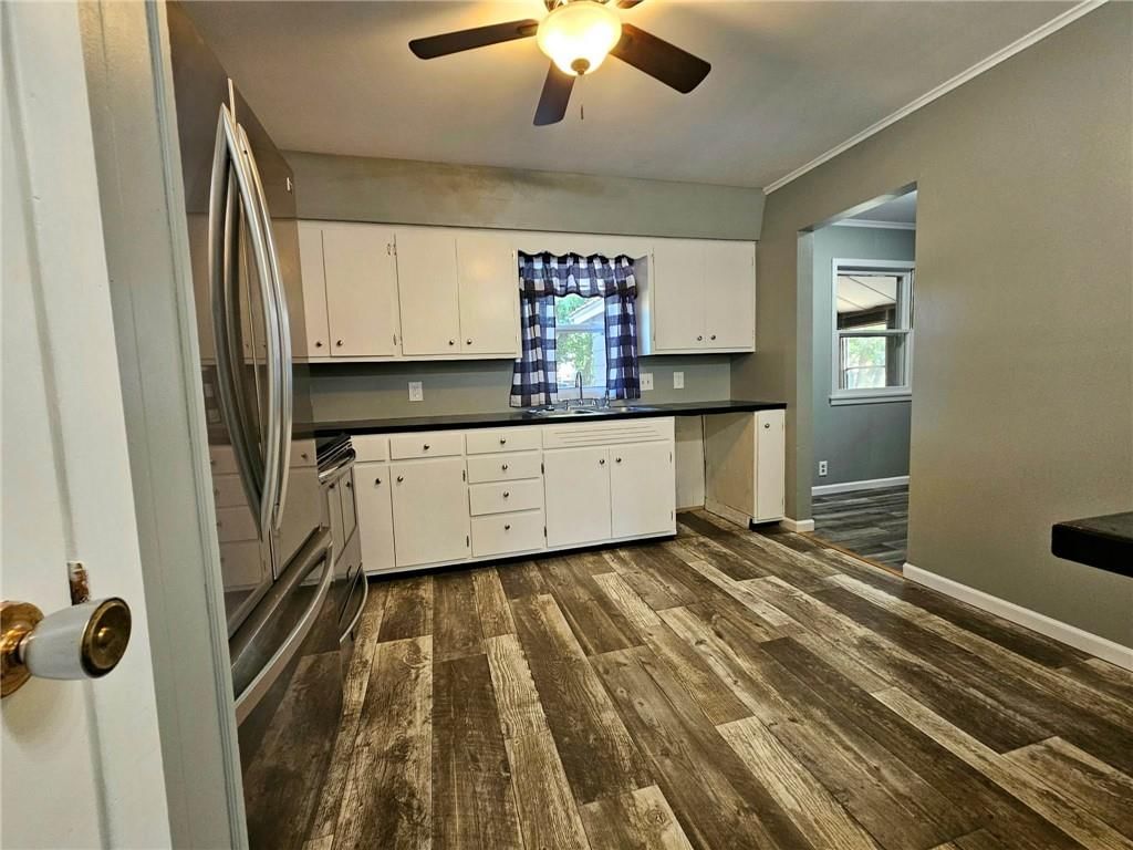 112 W Walnut Street — photo 5