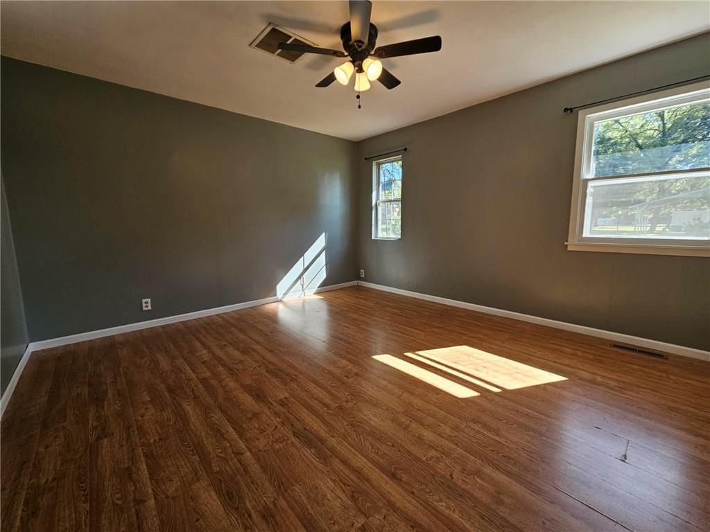 112 W Walnut Street — photo 8
