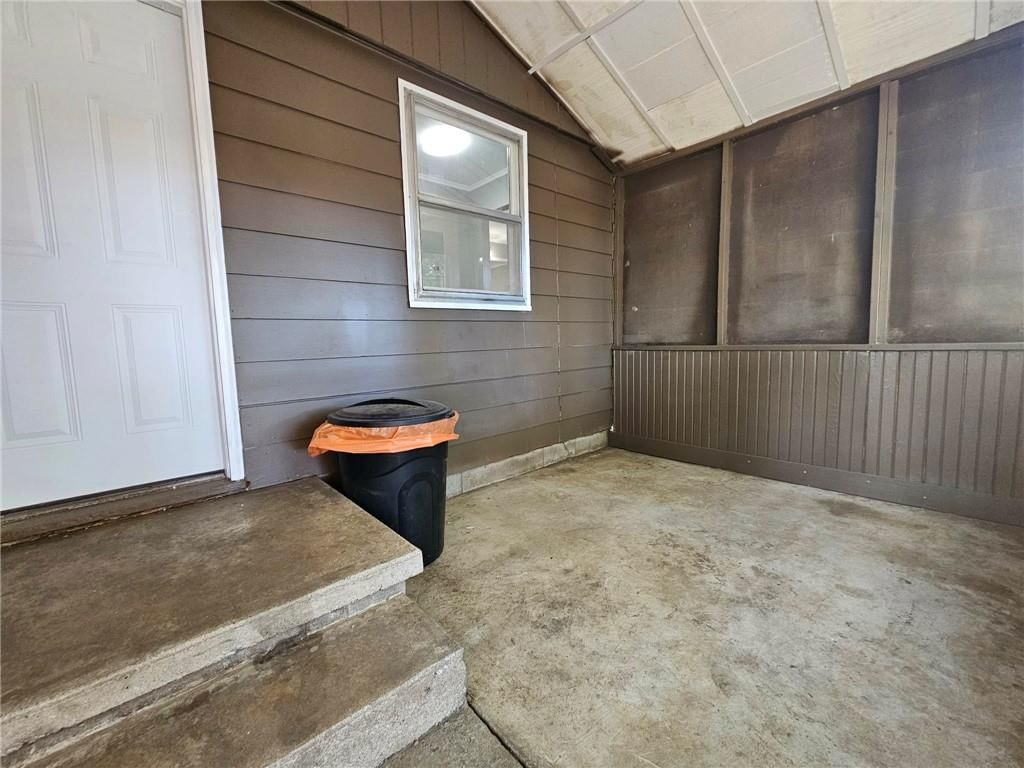 112 W Walnut Street — photo 15