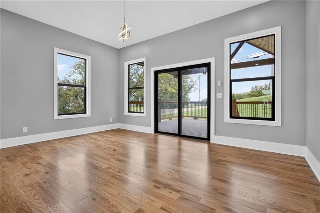 2529 N Hallock Street — photo 19