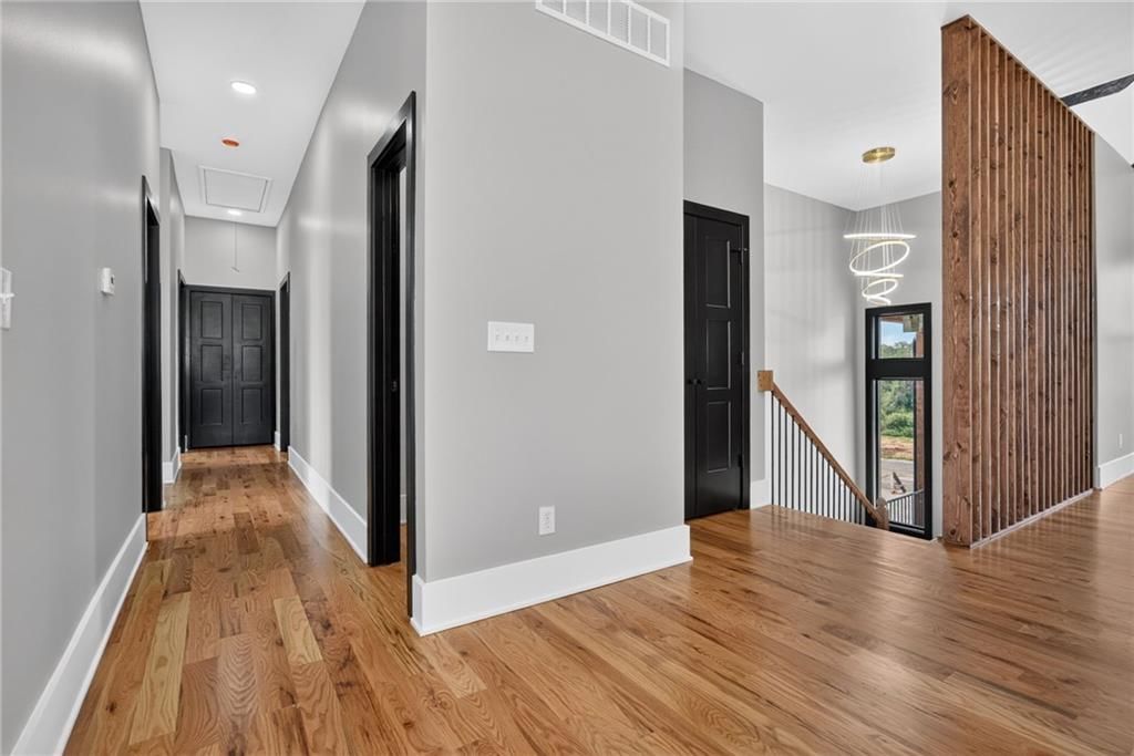 2529 N Hallock Street — photo 26