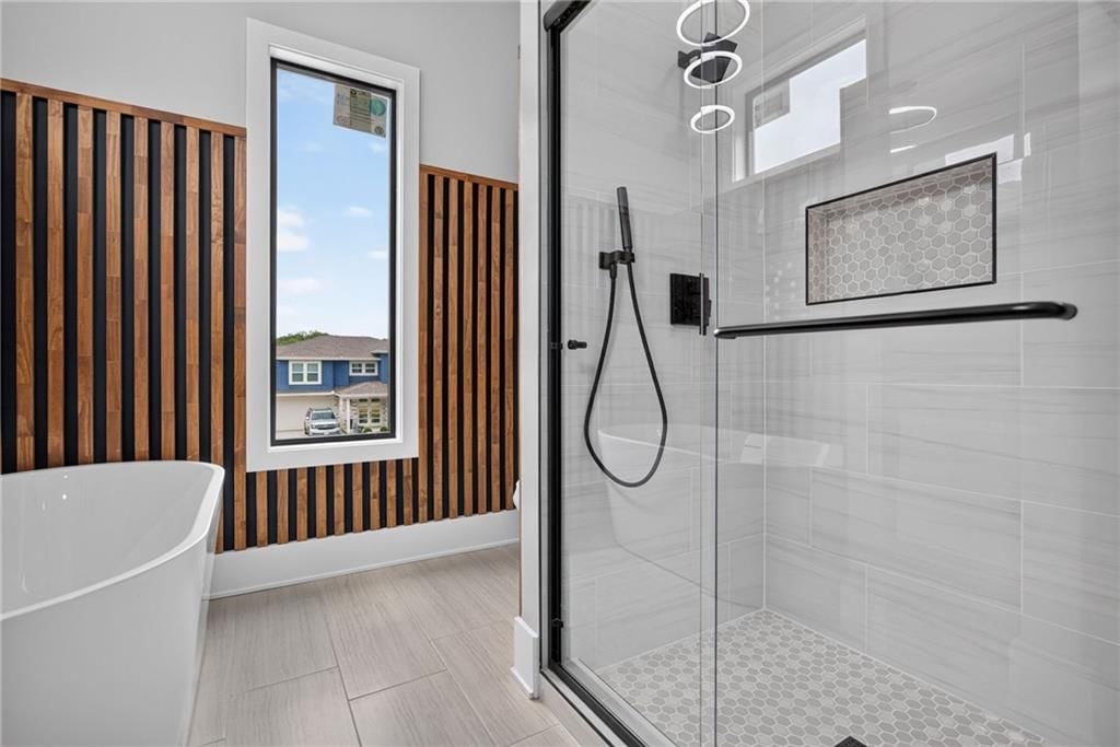 2529 N Hallock Street — photo 33