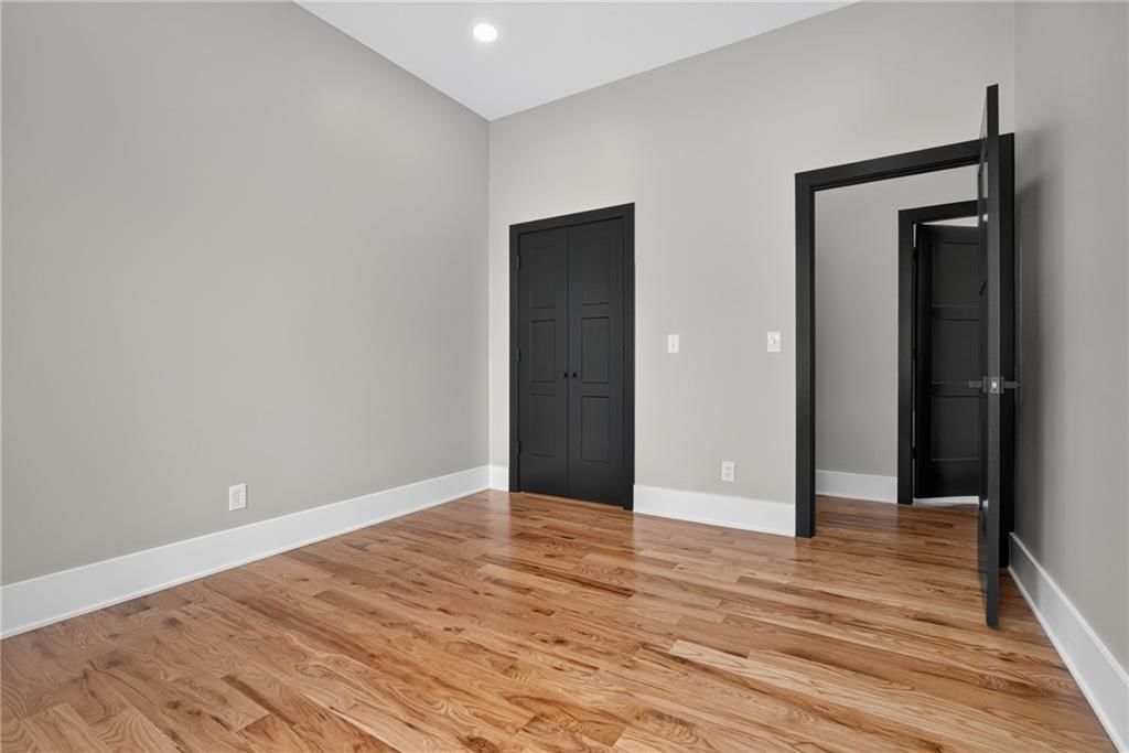 2529 N Hallock Street — photo 38