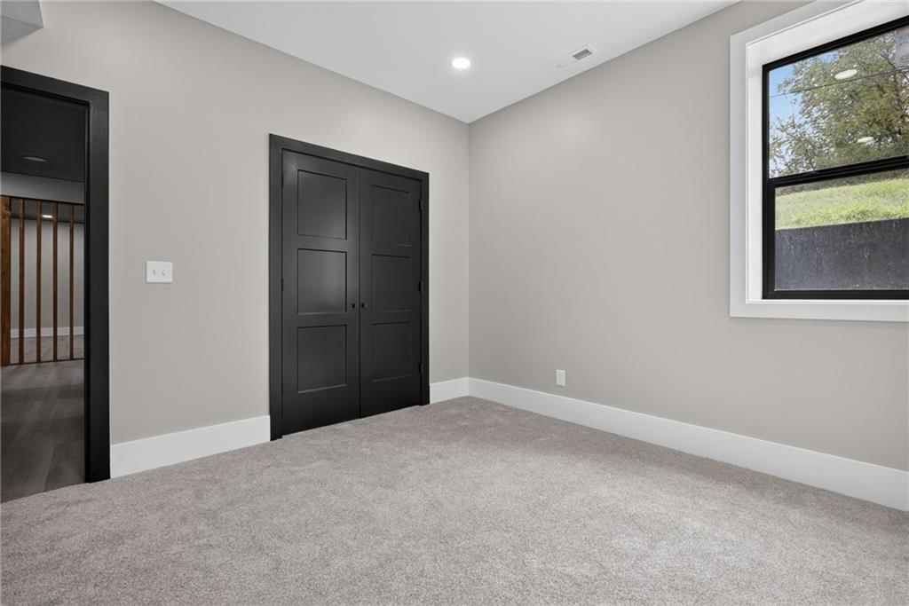 2529 N Hallock Street — photo 51