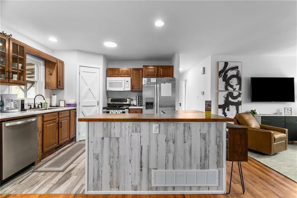 10906 W 56th Terrace — photo 9