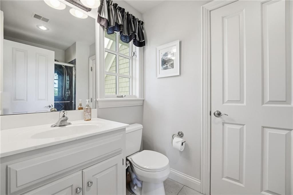 17805 Bond Avenue — photo 10