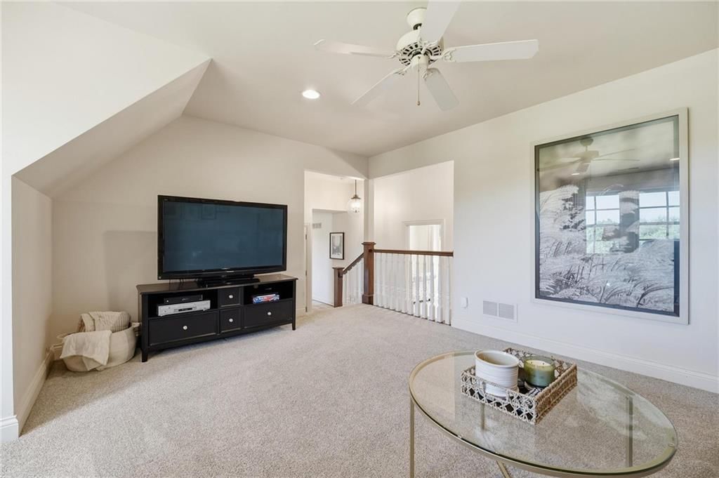 17805 Bond Avenue — photo 20