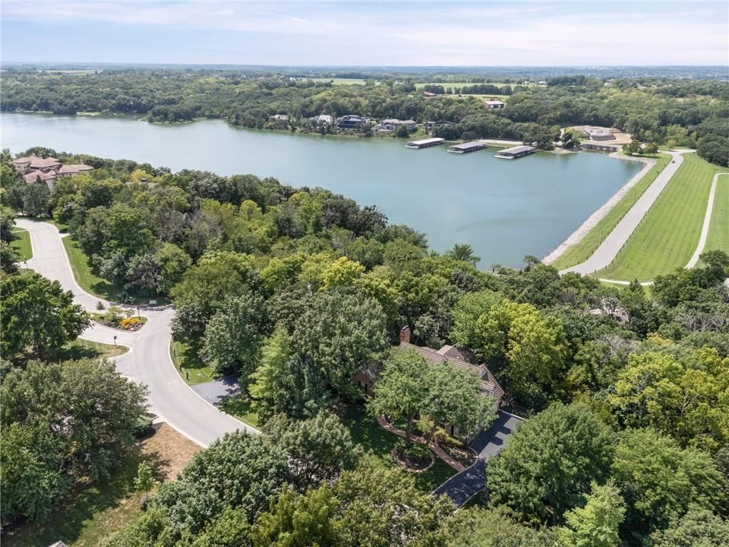 Photo 56 of 57 - 20 E Loch Lloyd Parkway, Loch Lloyd, MO 64012