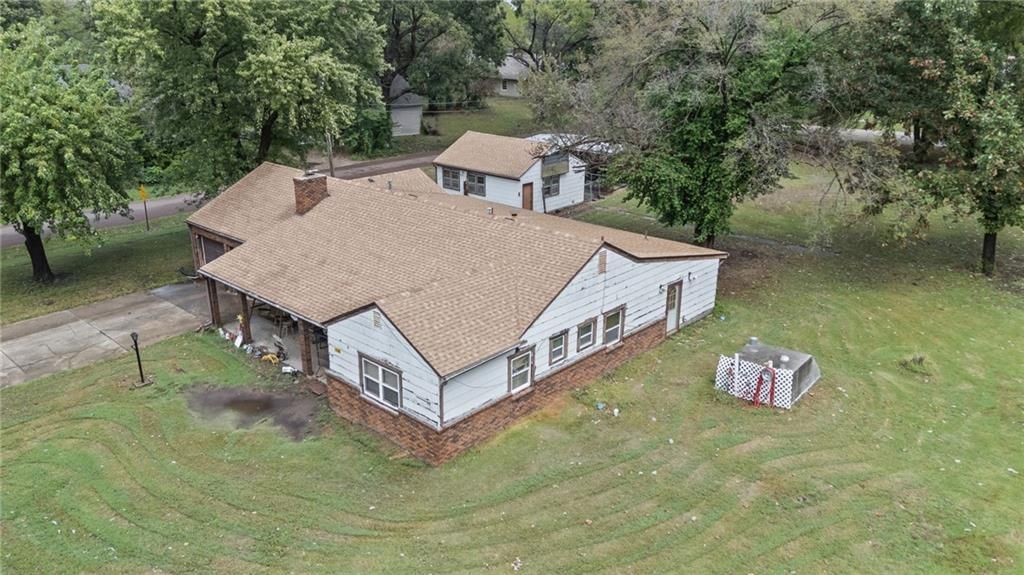 1109 N Kentucky Street — photo 41