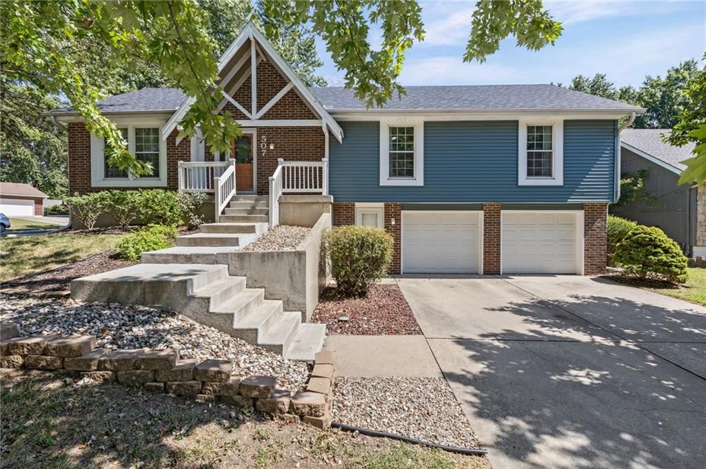 507 SE Adobe Drive — photo 1