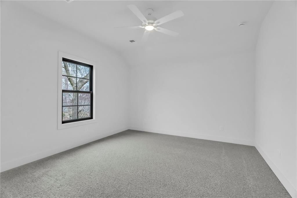 3119 W 72nd Terrace — photo 34