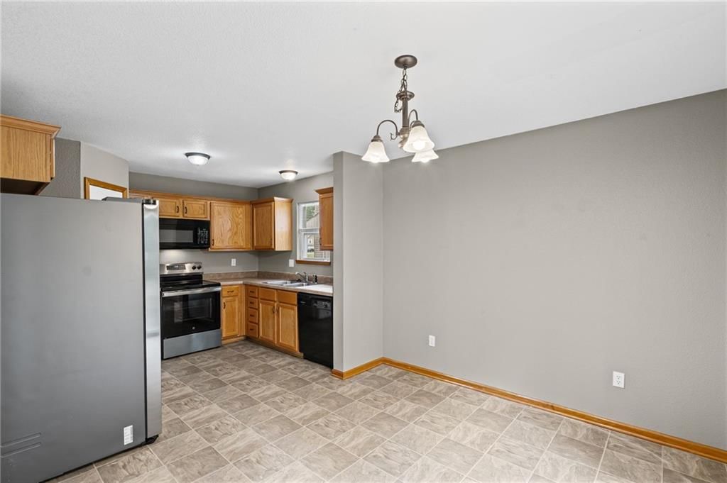 1626 NW Garrett Drive — photo 9